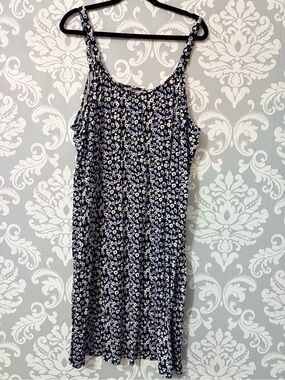 💫4/$25 • Women’s Navy Floral Spaghetti Strap Slip Dress